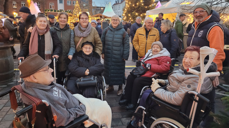 Besuch auf dem Weihnachtsmarkt Besuch auf dem Weihnachtsmarkt