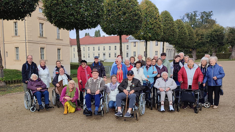 Gruppenfoto von Reisegruppe in Rheinsberg - Immanuel Haus am Kalksee