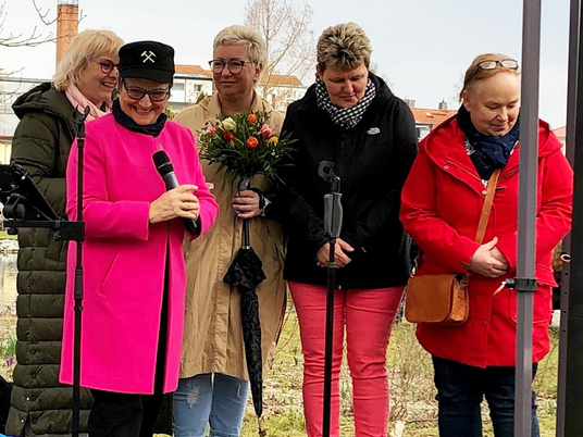 Anja Arnoldt, Bürgermeisterin Sabine Löser, Stefanie Schmidt, Britta Poppe, Sabine Krüger (von links)